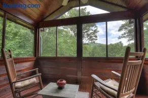 Four Ridges Lodge - Image 1