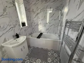 Modern Houghton-le-Spring stay near Durham - Image 3