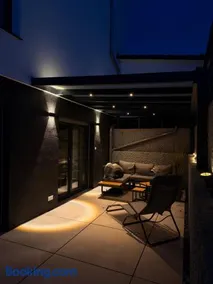 Exklusives Apartment mit großer Sonnenterrasse - Image 1