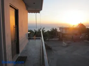 Blue Yard Apartments - Image 3