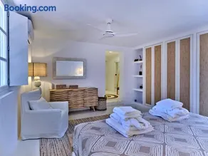 Beach House Mikri Santa Maria - Image 2