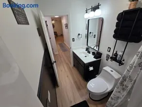Stylish 3bd 2bath home - Image 1