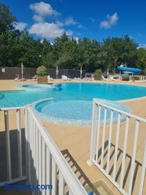 Bungalow confortable à Angles avec piscine partagée - Image 2