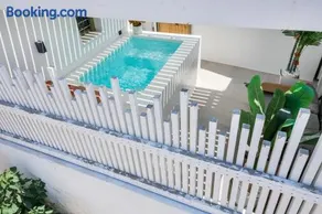 Joelia Suites in Naousa Paros with private jacuzzi! - Image 1
