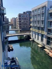 Apartment with canal view - Image 1
