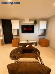 Cozy studio in a chalet Netflix Parking - Image 1