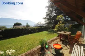 Comfortable garden level 2 minutes from the lake on foot - Image 2