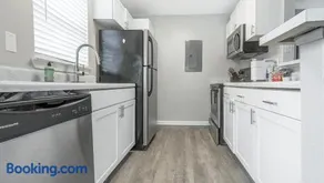 Landing - Modern Apartment with Amazing Amenities (ID9307X04) - Image 3
