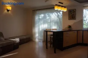 apartment 22 - Image 2
