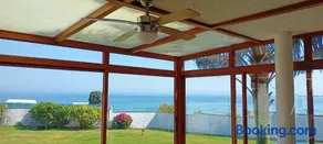 CASA EN PLAYA DE RAZO CON JARDIN Y VISTAS AL MAR - Image 4