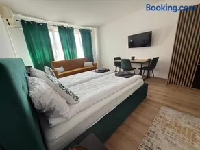 Chic Apartments SRL- Etaj 2-City Center - Free Wifi AC - Image 1