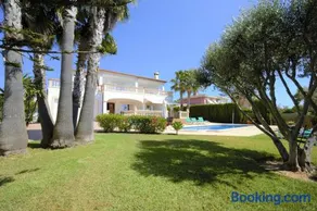 Villa adaptée aux familles avec jardin, barbecue et internet haut débit | Vue jardin | Parfaite pour le travail à distance | Avec animaux bienvenus - Image 2