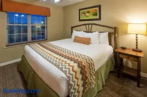 Beautiful 2BD condo in lakefront resort with lots of outdoor onsite activities - Image 2