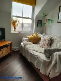 Cosy flat in central Wellington - Image 2