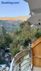 Bisht wooden cottages - Image 2