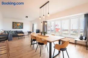 Cozy 2BR Seaside Apartment in Oostende - Family-Friendly and Fully Equipped - Image 2