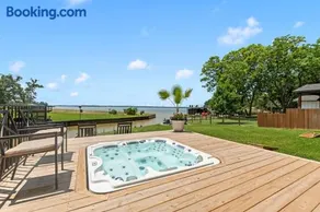 The Mallard Lakehouse on Blue Cove with Hot tub - Image 1