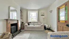 Devon, Sleeps 5, beaches, dog friendly, log burner - Image 3