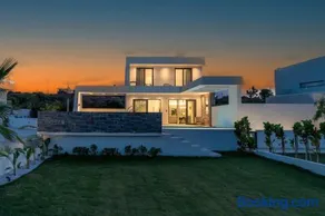 Aethra Villas Luxury Retreat - Image 3