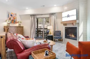 Firepit-Pvt Hot Tub-Cozy Retreat-Free Attraction Tickets-Cmty Indoor Pool - Image 2