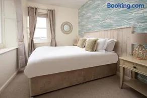 Hexham Cottage by Coast & Country Stays - Image 3