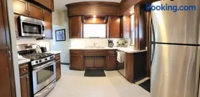 Beautiful Craftsman Style Home w/ Fenced Yard - Image 5