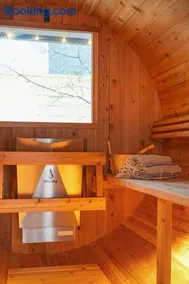 Private Cedar Sauna Retreat - Kitchenette, King Bed, Spa Bath - Deep Cove - Image 2