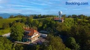 Tončkov dom na Lisci - Image 1