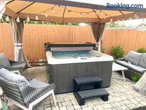 NEW cozy beautiful house with pool and hot tub - Image 3