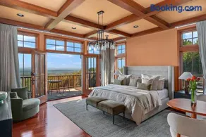 Pinnacle Pointe by Relaxtay 600 Acre Private Luxury Estate with Spa, Pool, Theater and Lake - Image 3
