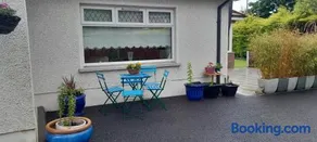 The Edge of Town Retreat - Image 2