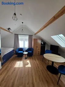 Modern apartment in downtown - Image 2