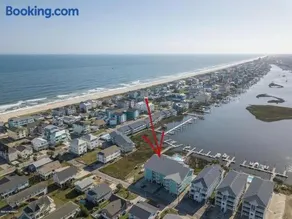 Newly Renovated Beach Condo with STUNNING Water Views! Monthly and Weekly Specials! - Image 2