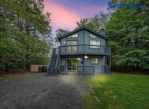 Poconos Chalet, Game Room, Hot Tub & Firepit - Image 1