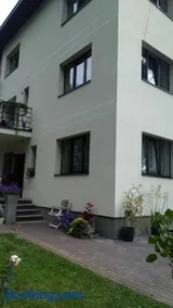 Studio apartment and FREE airport transfer - Image 1