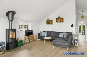 Lovely Holiday Home 350 Meters From Høll Strand - Image 2