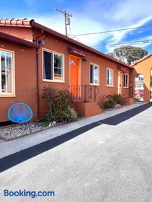 Sunny Cove Motel - Image 3