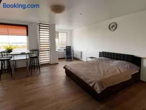 Studio Apartment with Lake View - Image 1