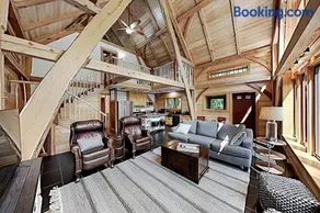 2 beautifully designed, off-the-grid homes with amazing lakefront views & access - Image 3