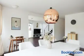 Helles Penthouse mit Dachterrasse & Bergblick - Image 2