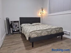 Private modern room with separate entrance - Image 2