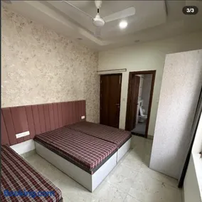 Shri Ji Girl's Pg - Image 3