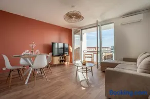 Le Jean Moulin T2 air-conditioned private parking balcony - Image 1