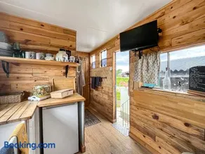The Box - Oasis Farm - Image 4