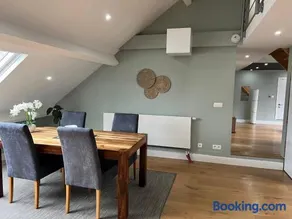 Homeawayhome - Peaceful home close to Airport with parking - Image 5