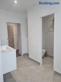 Bel appartement de plein pied avec jardin privé - Image 3