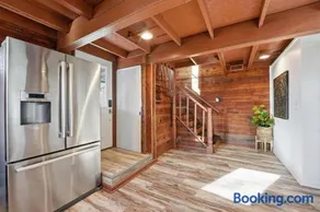 Renovated 1950s Barndominium Pet-Friendly & Modern - Image 2