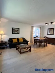 Super Cosy Peaceful room with Garden view free Parking - Image 4