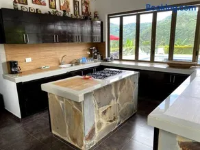 FINCA SAN LUIS en La Vega Cundinamarca Diversión Gastronomía Gourmet y Confort Total hasta para 17 Personas Piscina Jacuzzi y Juegos de mesa - Image 4