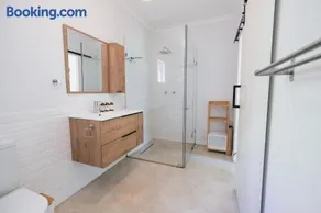 Daisy Cottage - Image 1